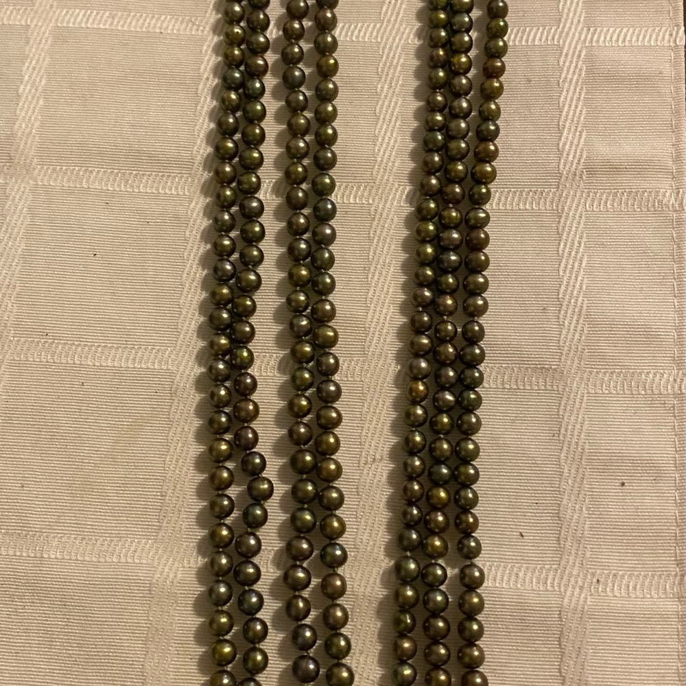 Tahitian fresh water pearl necklace and bracelet peacock color (green)